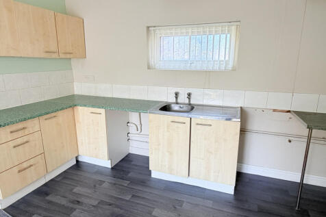MANCHESTER, M18 photo 3