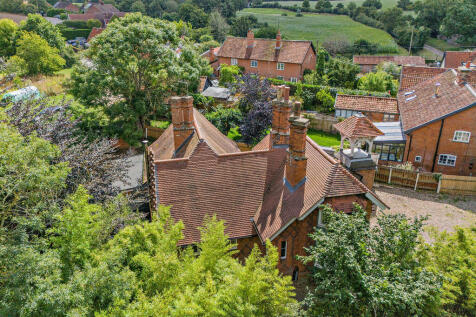 8659306-exterior2...