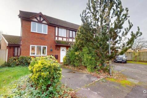 7-Long-Meadow-Close-12082025_144301_defurnished