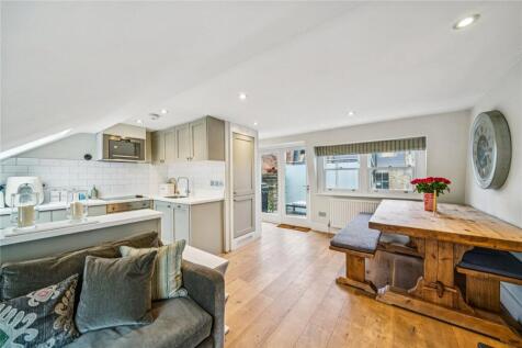 Kitchen/Reception