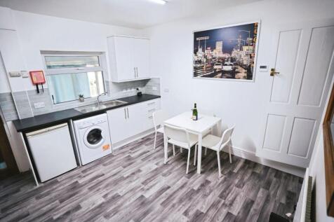 16 Clarke Street, Broomhall photo 3