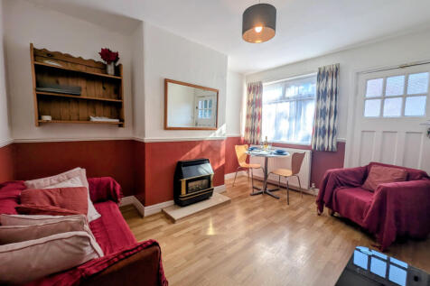 64 Kelso Gardens Lounge