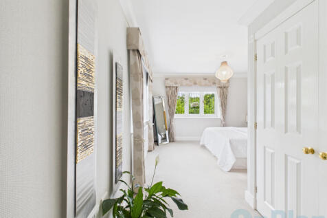 CAM04024G0-PR0030-STILL022