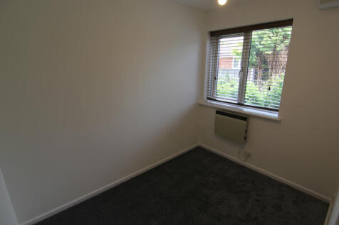 Nightingale, Audenshaw, M34 photo 5