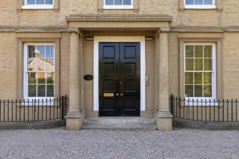 5 Lexden Park Hou...