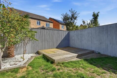 Garden with lawn, view 3