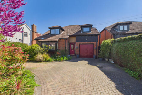 A beautifully presented detached family home in t