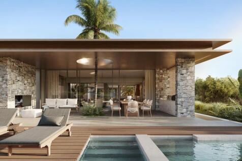 Pool and Exterior (1