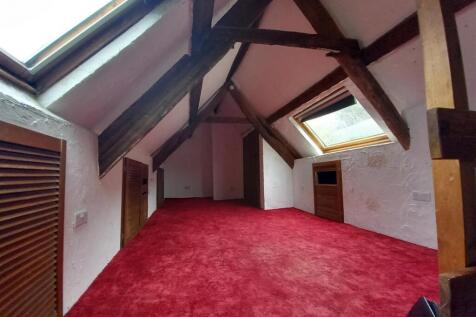8 Pitt Hill Attic Room.jpg