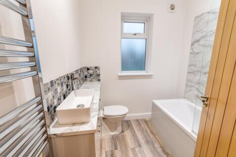 EweMove Estate Agent Scunthorpe - Bathroom