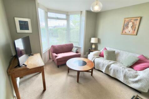 Living Room 1.jpg