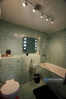 Ensuite Bathroom 2