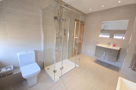 Family Bathroom Additional Image