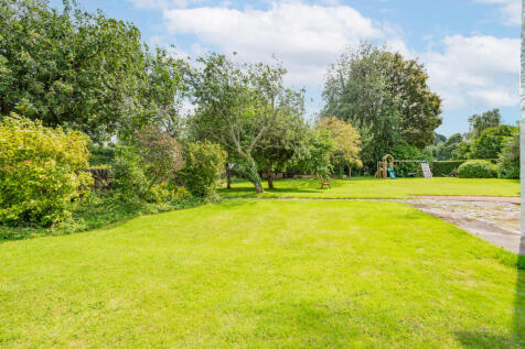 Gardens &amp; Play Area