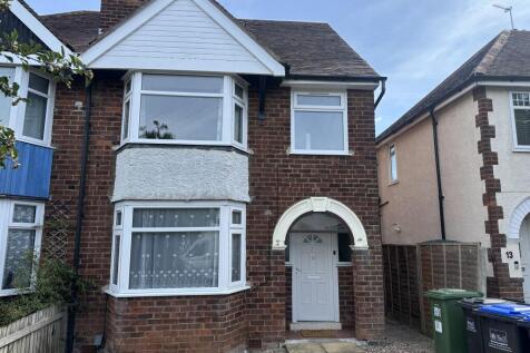 5-bed semi-detached on 11 Northway, Leamington Spa, £2,800/mo