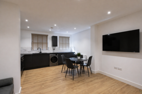2-bed house on Park Road, Loughborough, £1,300/mo