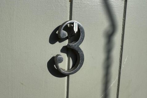 Number plaque