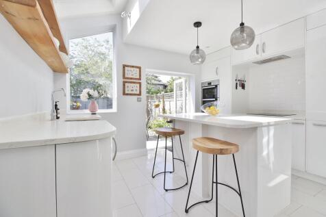 Isleworth, TW7 - property photo