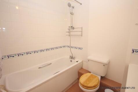 Hutchins Road, Thamesmead, SE28 photo 5