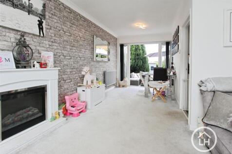 Living / Dining Area