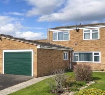 CONTEMPORARY 3 Bed FAMILY HOME with GARAGE and Of