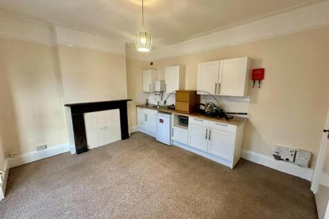 Room (4/4)