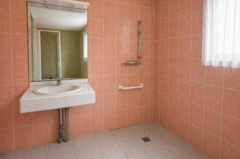 salle d'eau d'une chambre maison 2 : retrait des m