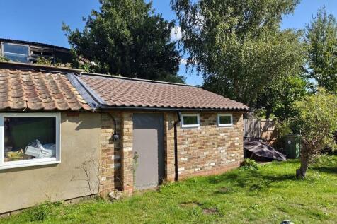 7 bw rd-outbuildi...