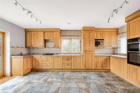 Bliss Lane, Flore, Northampton, Northamptonshire, NN7 photo 4