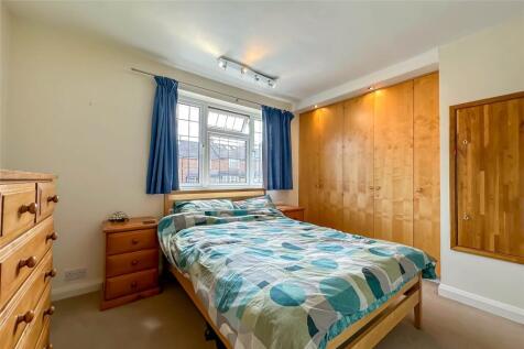 Weybourne Close, Harpenden, Hertfordshire, AL5 photo 4