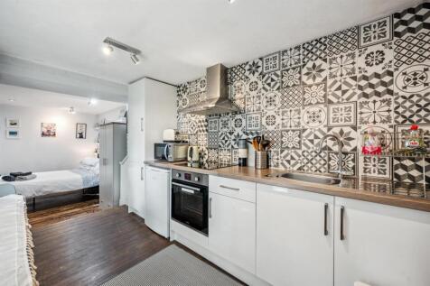 Kitchen - oven and sink.jpg