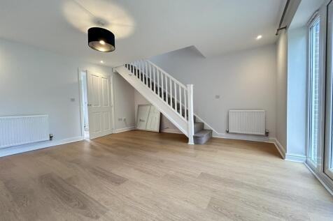 Kirby Drive, Bramley, RG26 photo 3