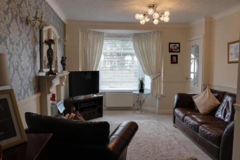Lounge with bay window