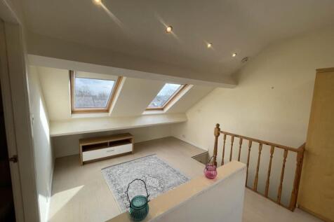 Sunnybank Avenue (Room 4), Horsforth, Leeds photo 3