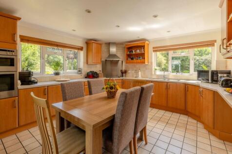 Kitchen / Breakfast Room