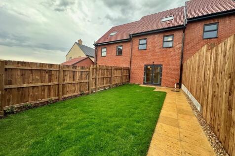3-bed house on Charnian Way, Shepshed, Leics, LE12 9GP, £1,250/mo