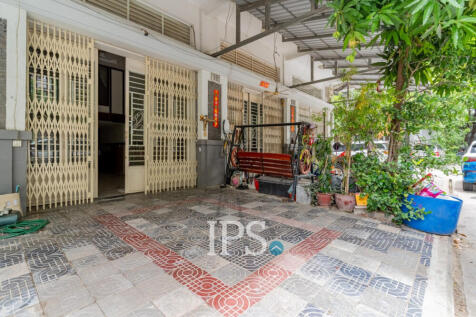 4 Bedroom House For Sale - Borey Varina, Phnom Penh Thmei, Phnom Penh