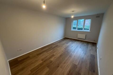 Chaffinch Close, London, N9 photo 3