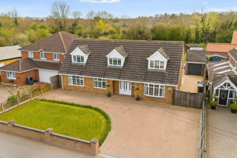5 bedroom Detached for sale