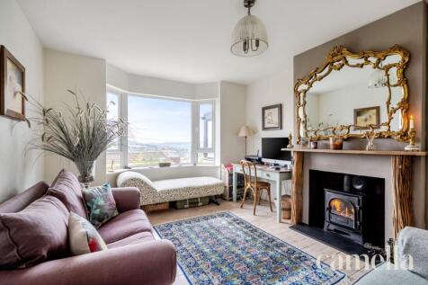 OPEN PLAN KITCHEN, DINING &amp; LIVING ROOM