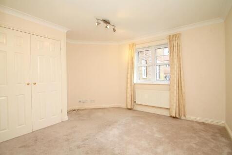 2 bedroom Ground Floor Apartment in Worth photo 4