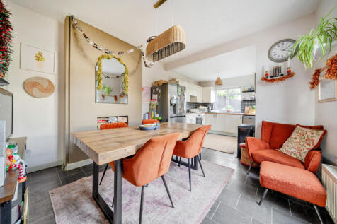 1389367-9-693ade2...