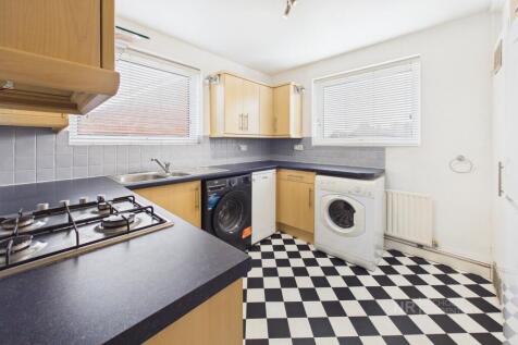Hartford Road, West Ewell, Surrey. KT19 photo 5