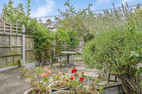 63b Howard Road-4.jpg