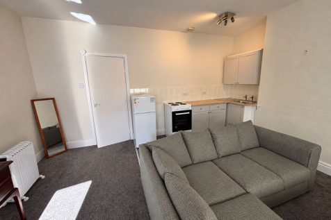 Compstall Road, Romiley, SK6 photo 3