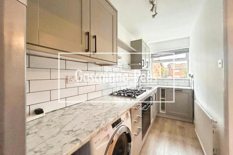Sorrells Close, Chineham, Bsaingstoke, RG24 photo 3