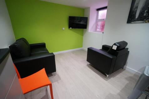 5HolyheadApart_livingroom.JPG