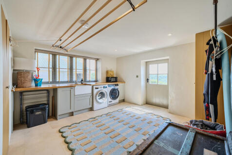 1298221-61-682df6...