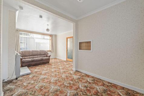 2 bed, 1 bath Semi-Detached in Leeds - Photo 3