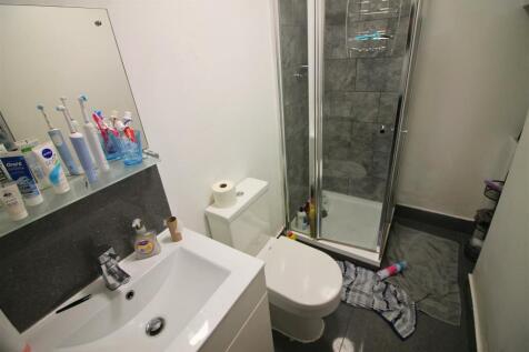 20HPT- Bathroom 2.jpg